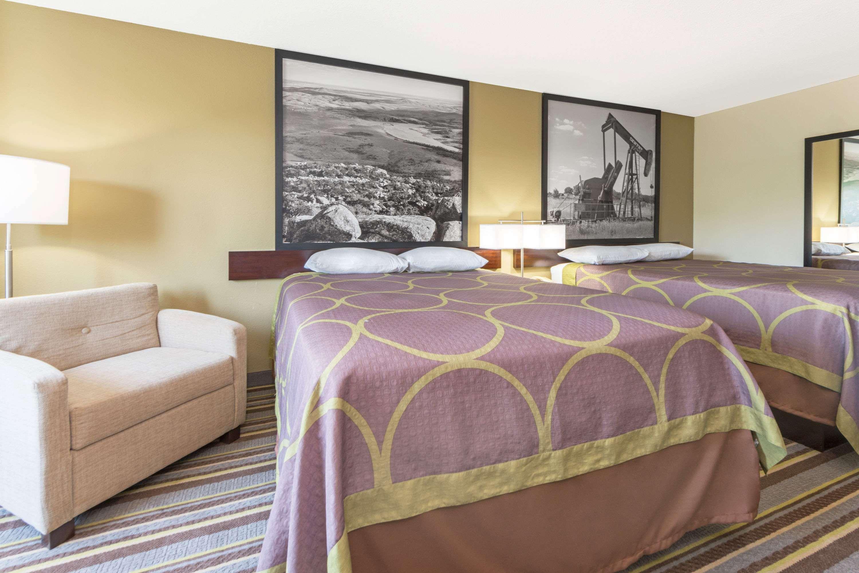 Super 8 By Wyndham Perry Hotel Buitenkant foto